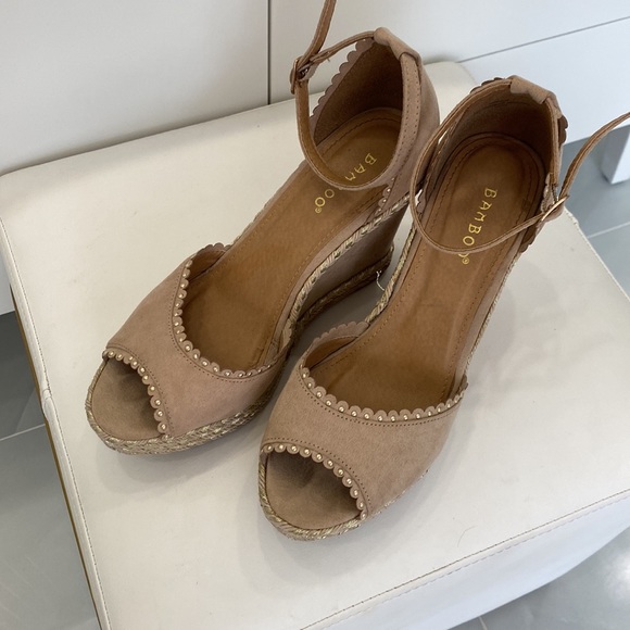 Tan wedge  platform Sandals size 7 - Picture 3 of 7
